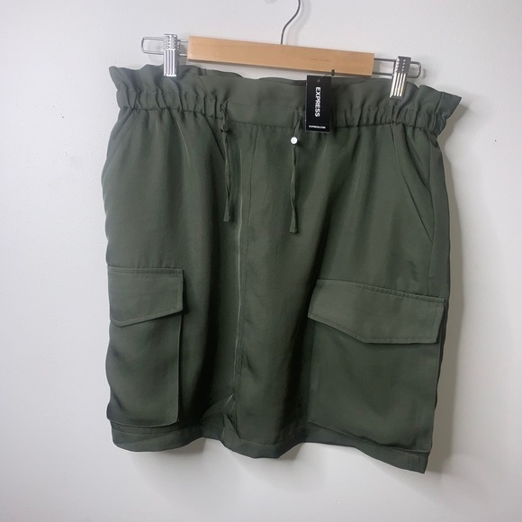NWT Express high waisted cargo green skirt - Picture 3 of 7
